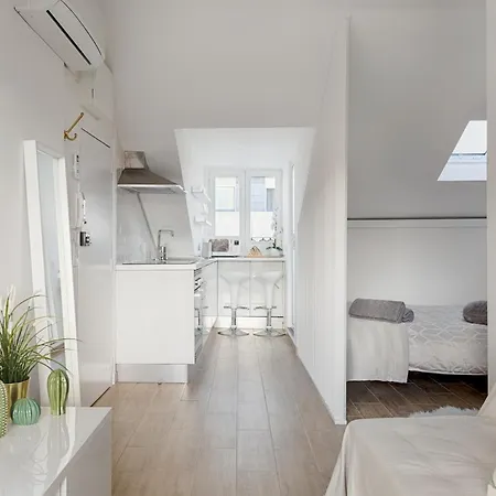 Romantic Gem With 2 Terraces In Alcantara Lisboa