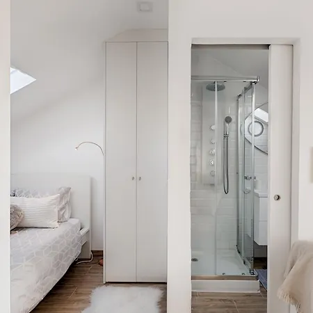 Romantic Gem With 2 Terraces In Alcantara Lisbon
